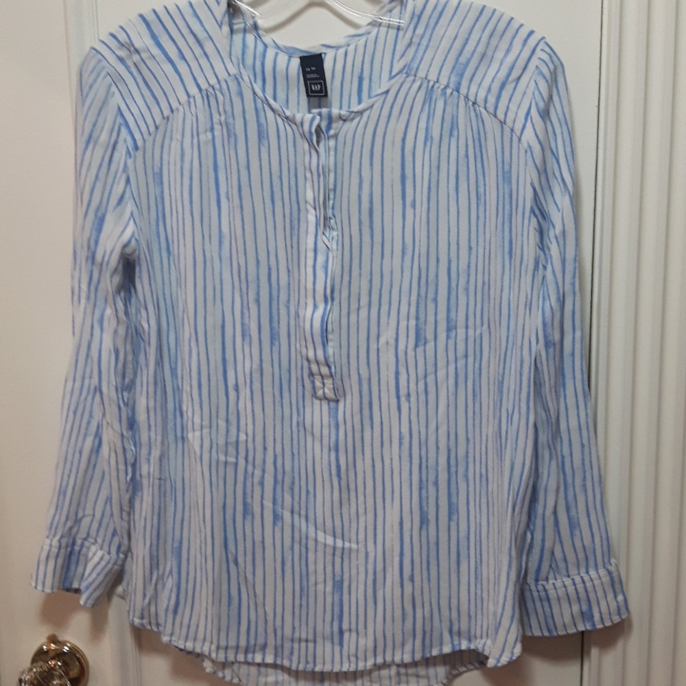 🛍️ GAP blouse